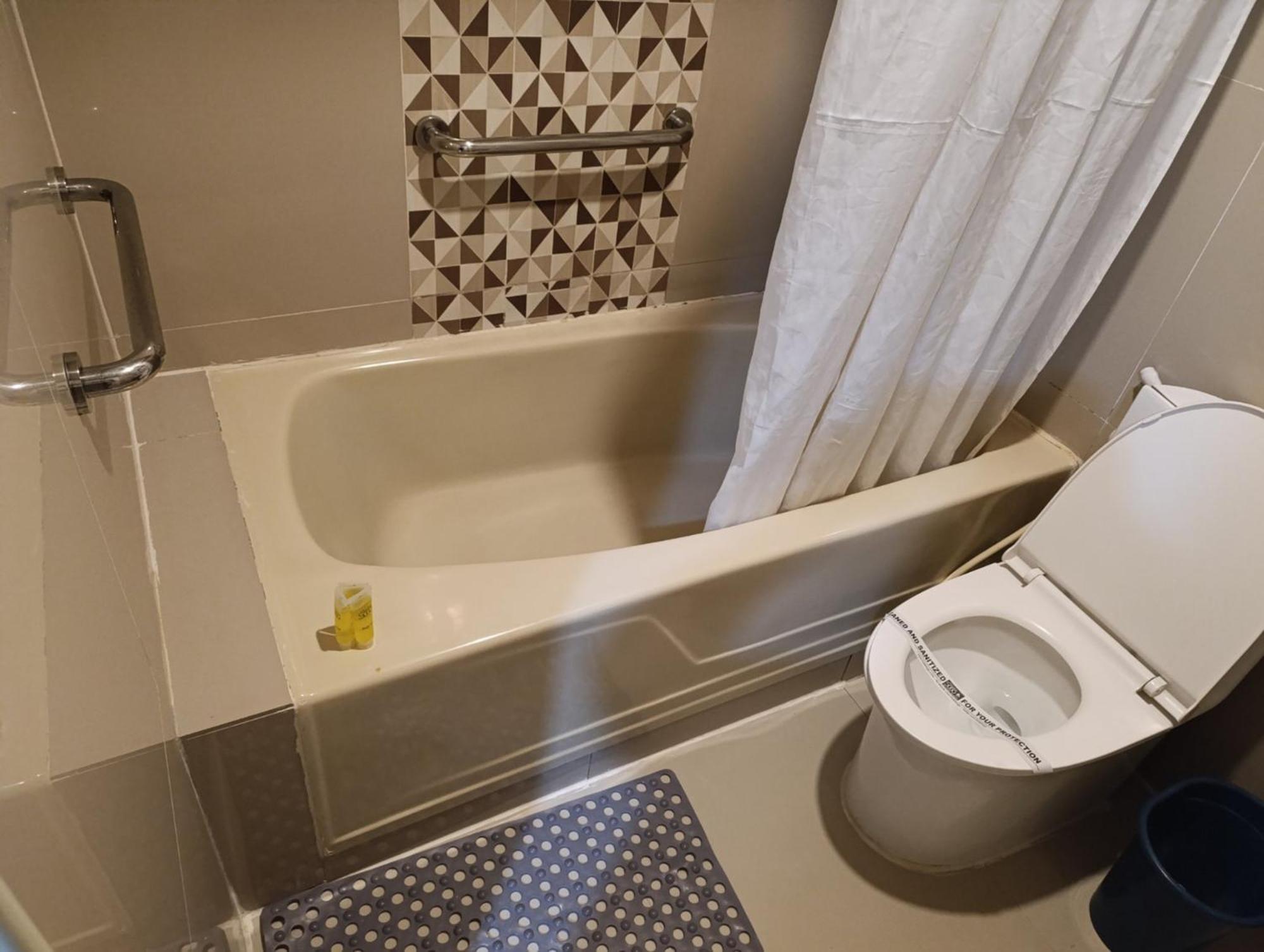 Hotel Sogo Quirino Манила Екстериор снимка