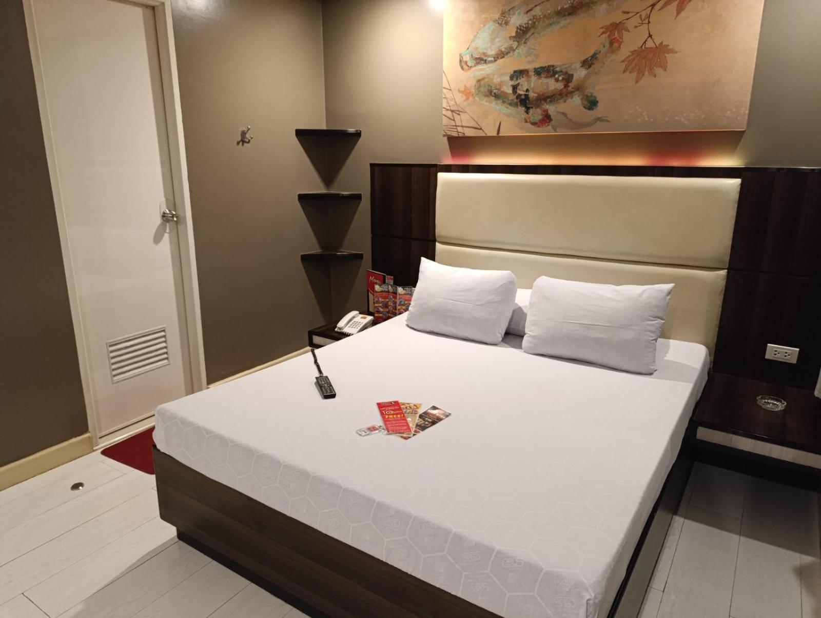 Hotel Sogo Quirino Манила Екстериор снимка