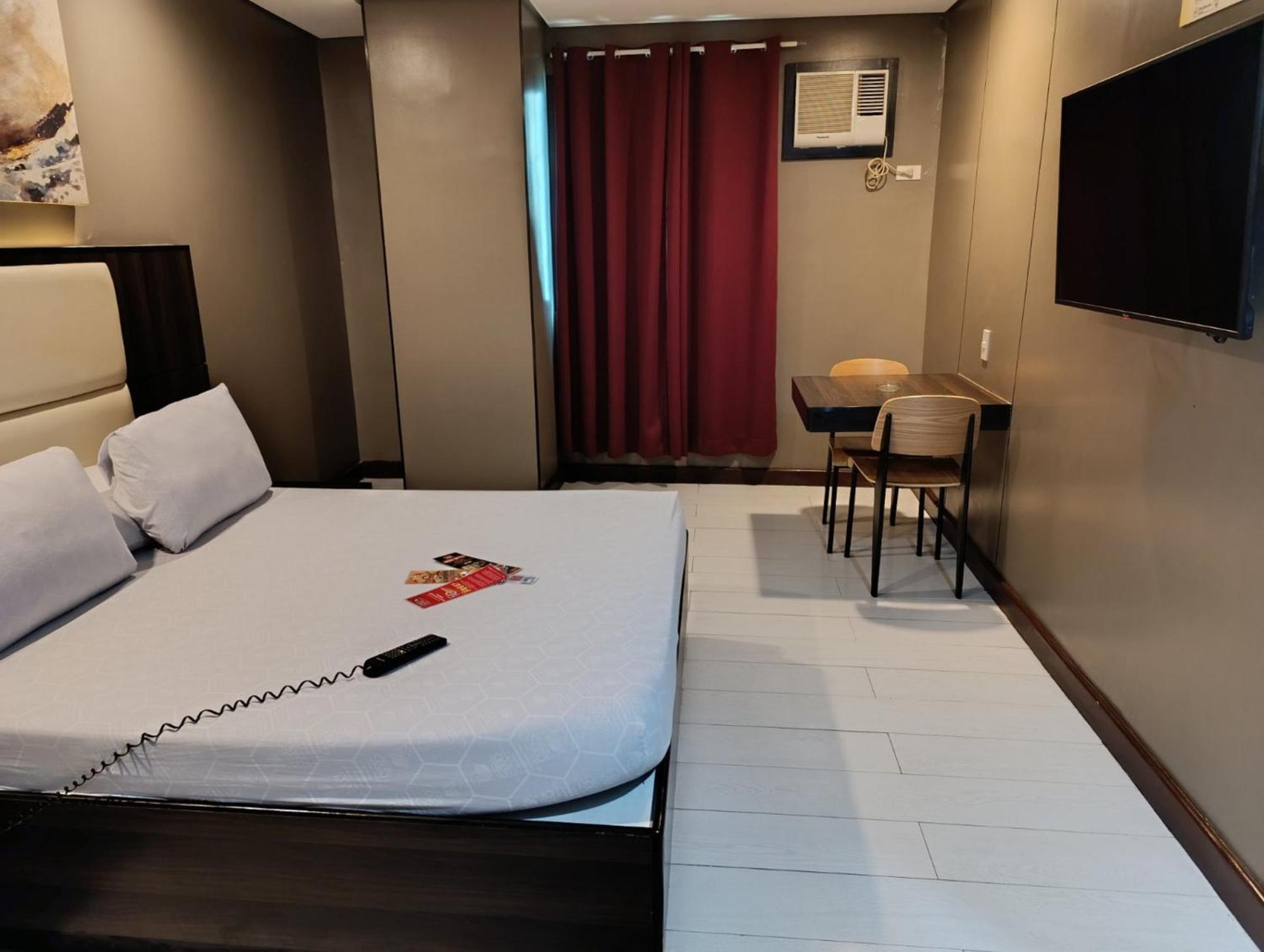 Hotel Sogo Quirino Манила Екстериор снимка