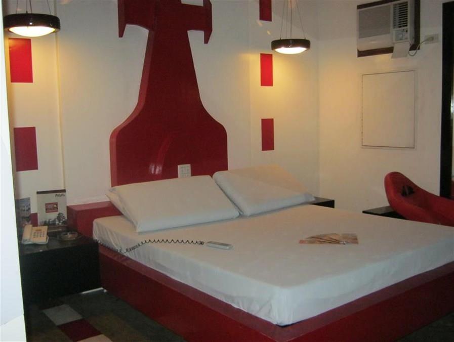 Hotel Sogo Quirino Манила Екстериор снимка
